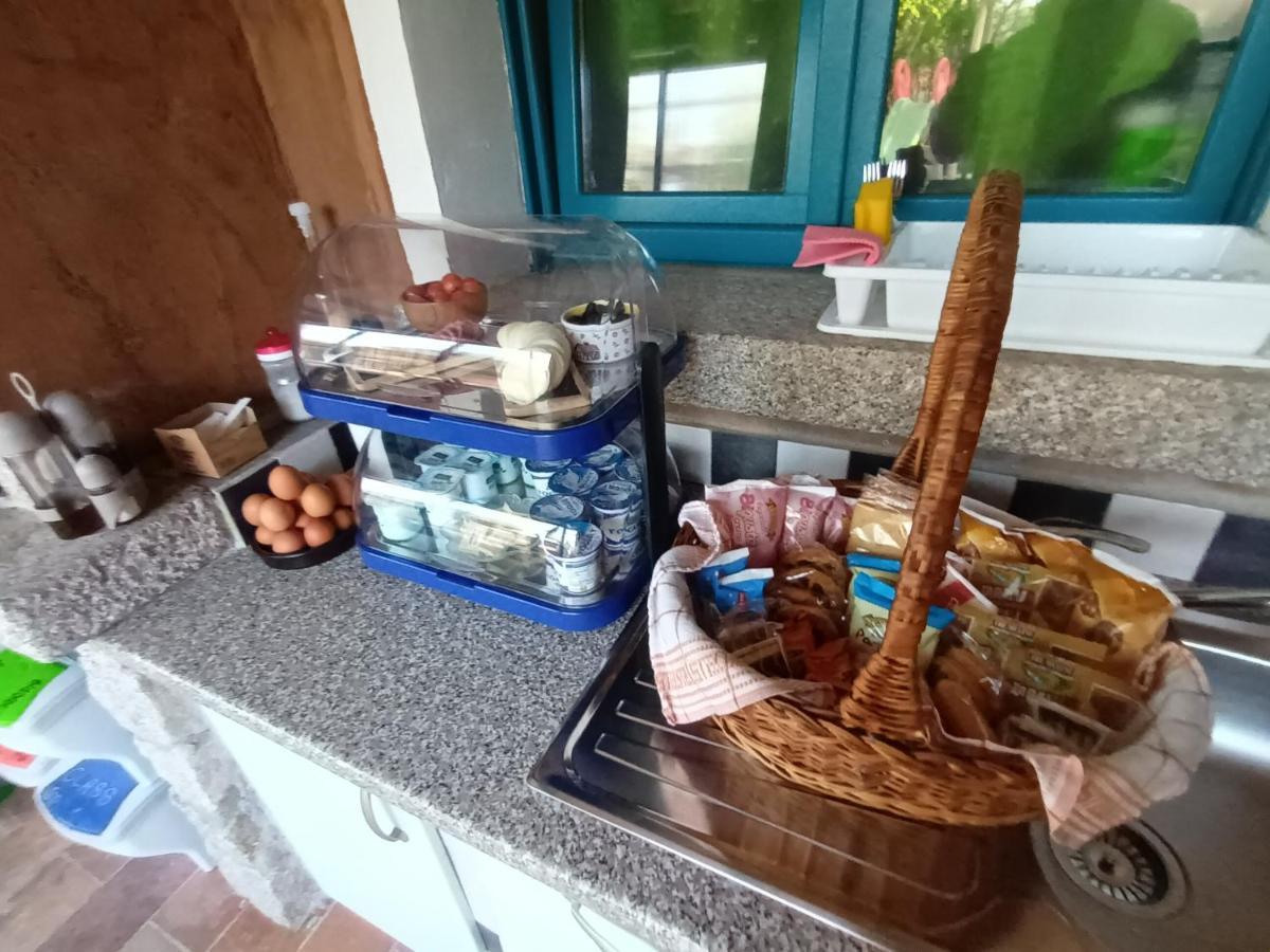 Portopollo Surfhouse Barrabisa Екстер'єр фото